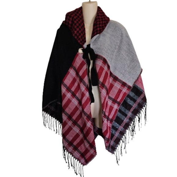 Coco+Carmen Red Black Patchwork Cardigan Poncho Size Womens One Size - Picture 2 of 9